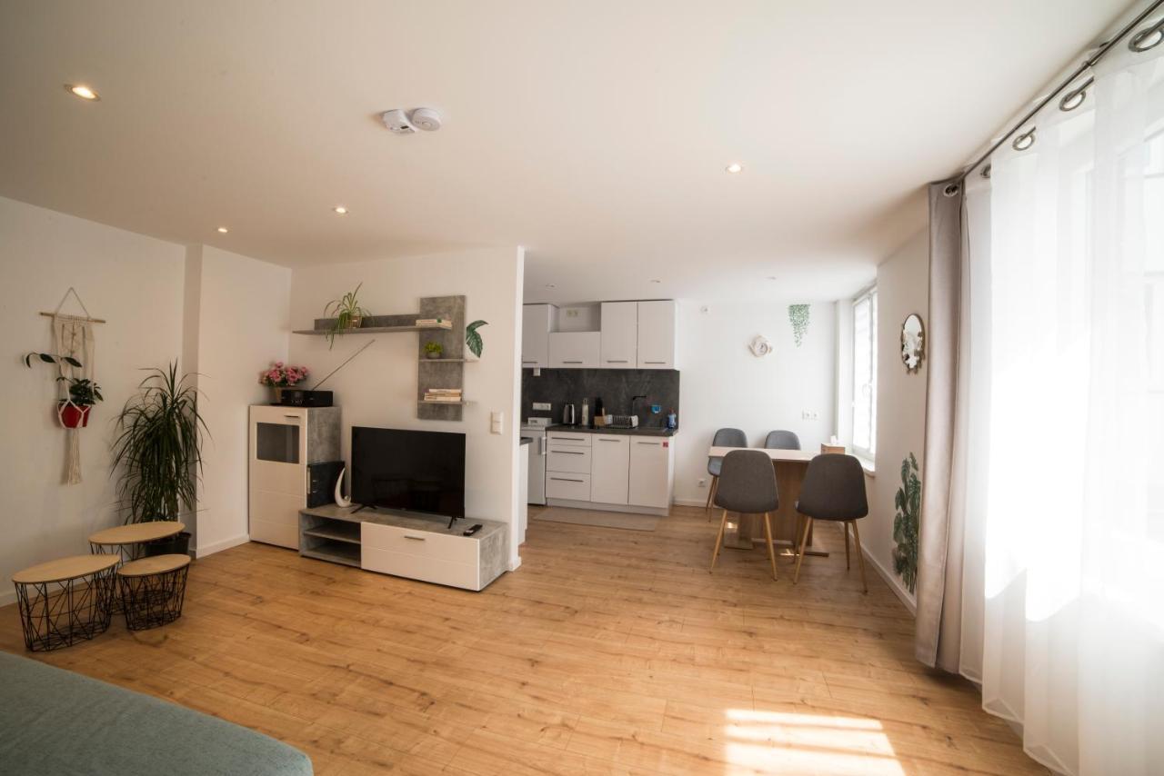 Schoene Ferienwohnung 54 M², Zentrumsnah, Kingbett Erfurt Exterior photo