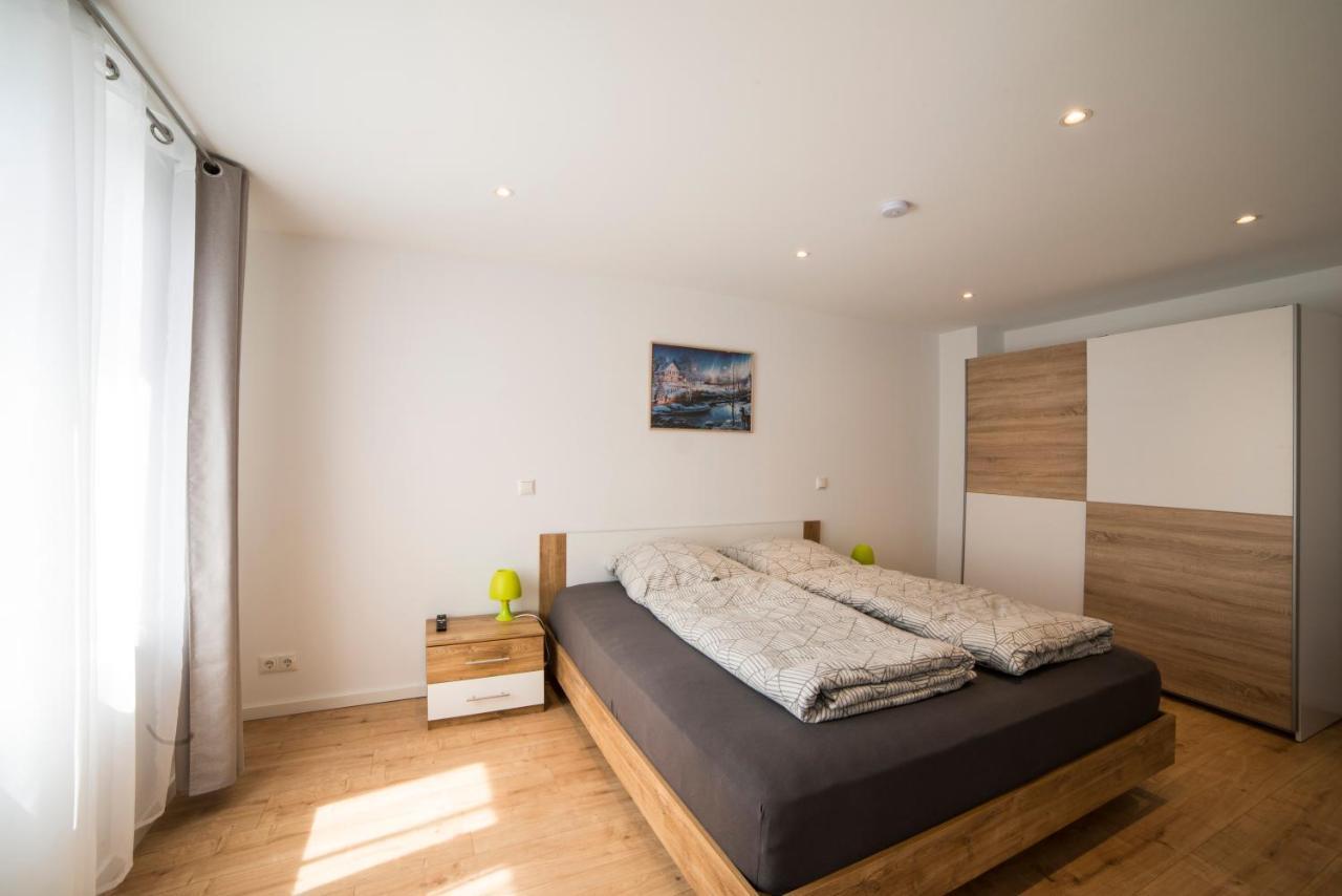 Schoene Ferienwohnung 54 M², Zentrumsnah, Kingbett Erfurt Exterior photo