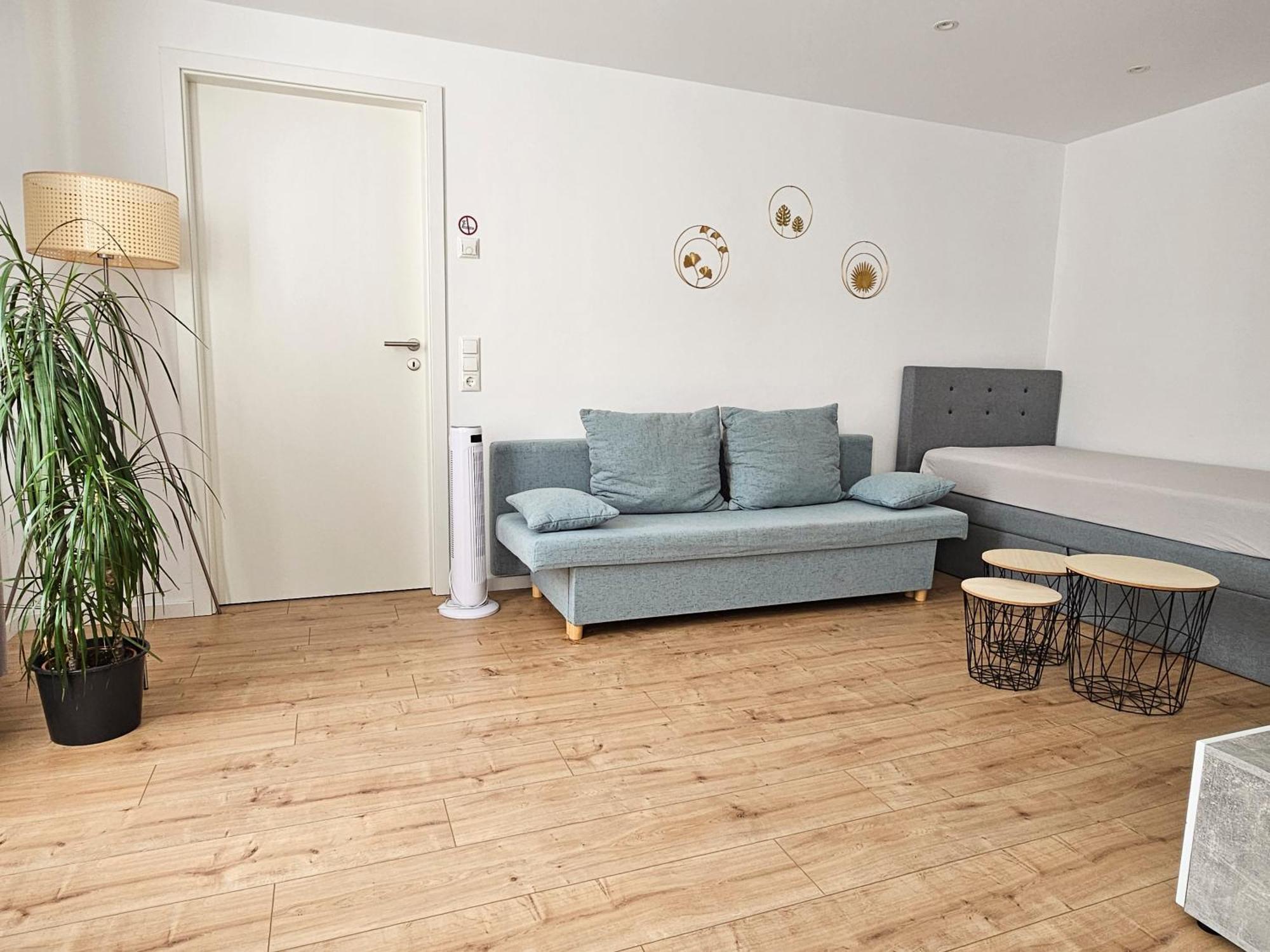 Schoene Ferienwohnung 54 M², Zentrumsnah, Kingbett Erfurt Exterior photo